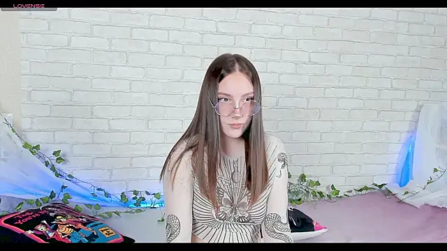 LinaKenny online show from 02/13/26, 05:46