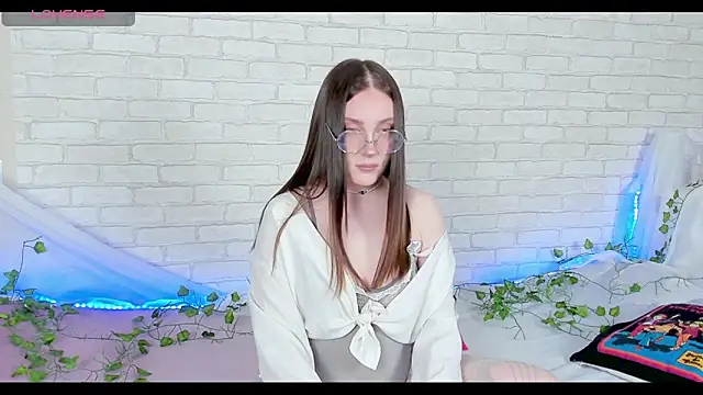 LinaKenny online show from 03/12/26, 06:12