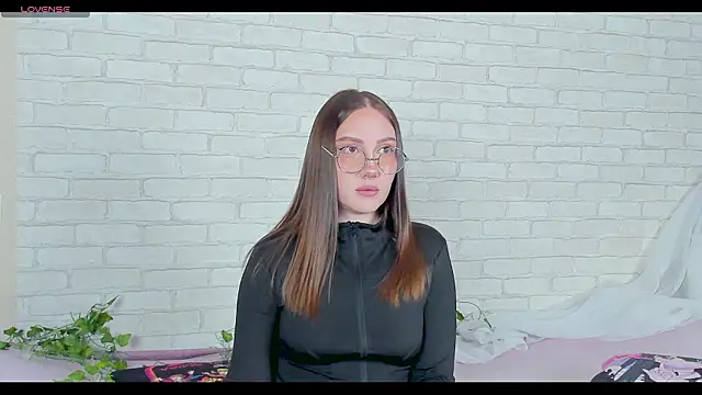 LinaKenny online show from 01/15/26, 05:49