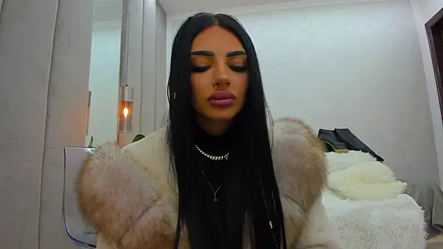 Britney Charm  online show from 03/28/26, 07:31