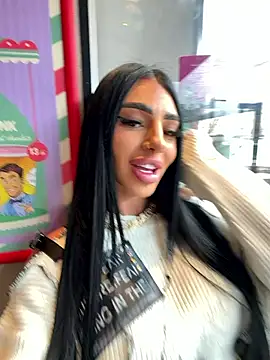 Britney Charm  online show from 01/18/26, 09:56