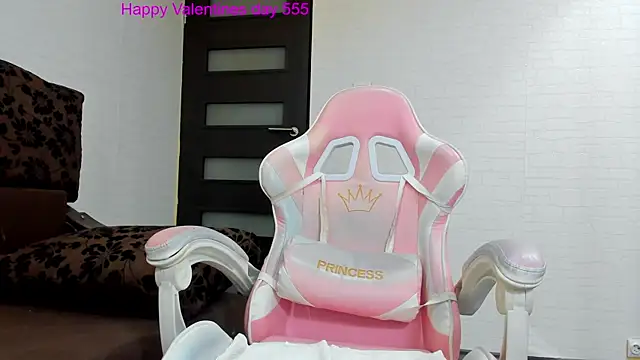 Britney Charm  online show from 02/17/25, 06:31