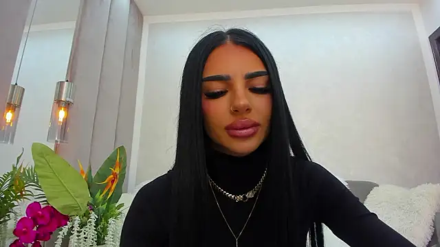 Britney Charm  online show from 03/06/26, 07:25