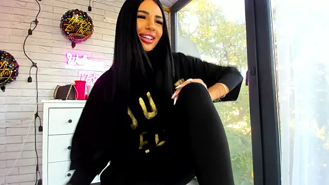 Britney Charm  online show from 10/17/25, 06:06