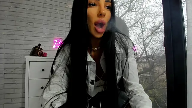 Britney Charm  online show from 12/03/25, 06:36