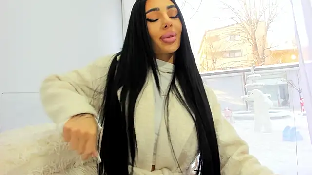 Britney Charm  online show from 01/15/26, 08:07