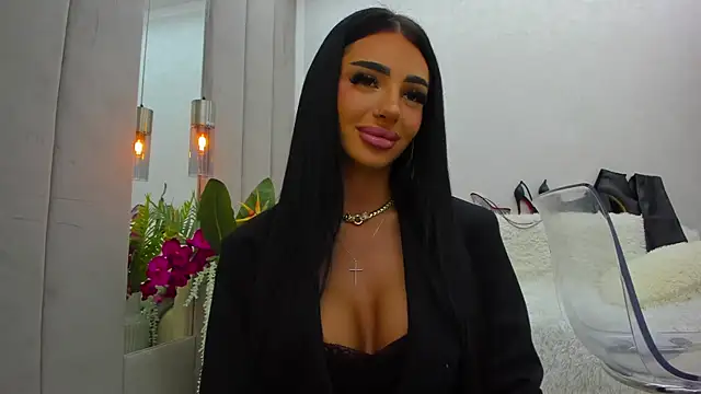 Britney Charm  online show from 04/02/26, 06:53