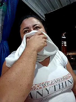 Monseratte21 online show from 12/15/25, 04:29