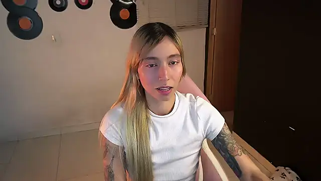 Saucy Jenn online show from 05/24/26, 02:22