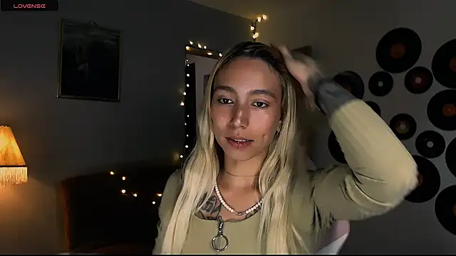 Saucy Jenn online show from 03/01/25, 01:53