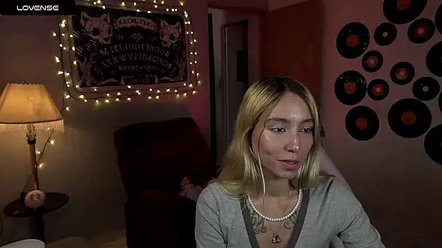 Saucy Jenn online show from 03/16/25, 01:38