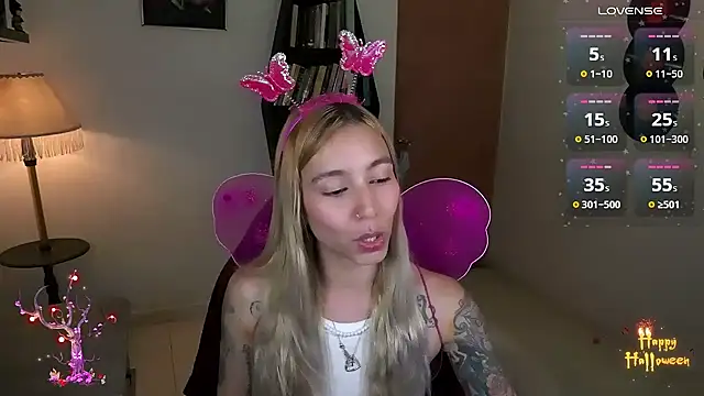 Saucy Jenn online show from 11/01/25, 03:35