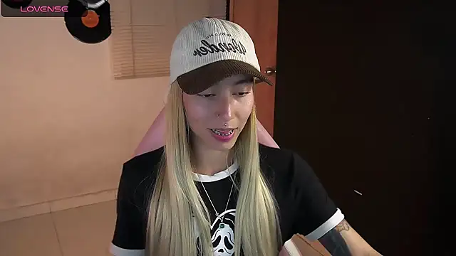 Saucy Jenn online show from 06/21/26, 03:56