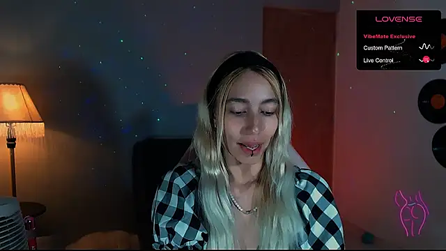 Saucy Jenn online show from 01/08/25, 03:19