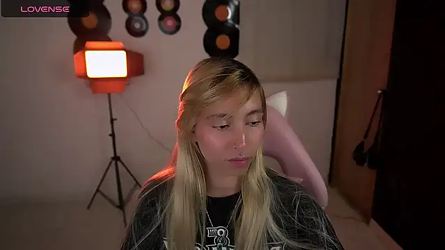 Saucy Jenn online show from 04/10/26, 04:30