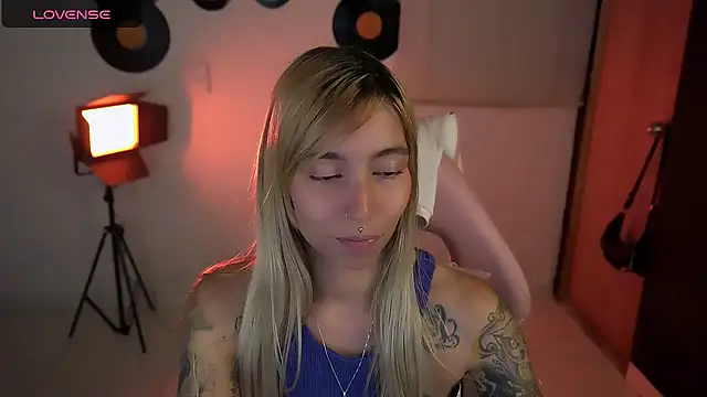 Saucy Jenn online show from 04/12/26, 10:24