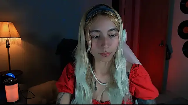 Saucy Jenn online show from 12/29/24, 09:52