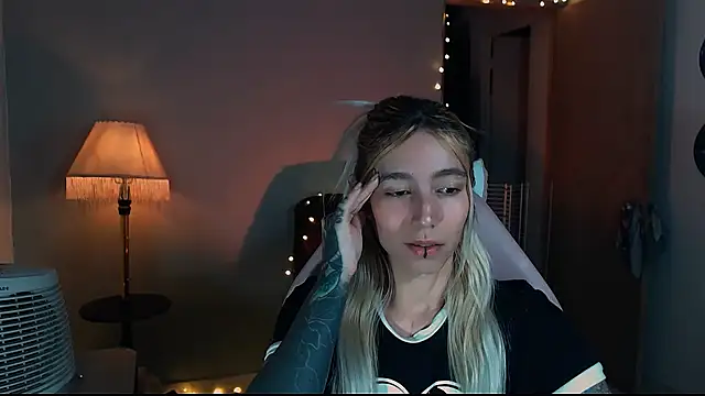 Saucy Jenn online show from 01/24/25, 02:28