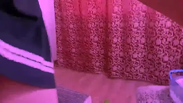 LuxMelys online show from 04/21/26, 05:25