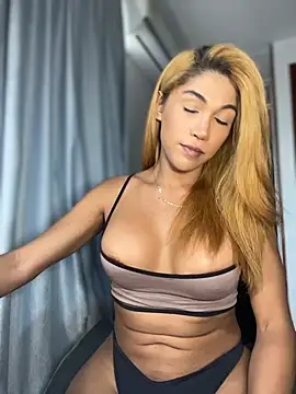 Snapshot of TastyTrap_18 chatting on 12/05/25, 06:39 TastyTrap 18 online show from 12/05/25, 06:39