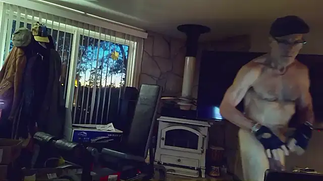 MoonDancer online show from 05/18/26, 03:50
