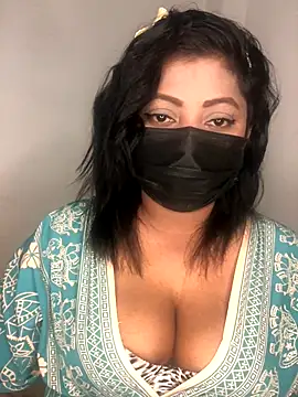 Snapshot of _Cute_ariana_ chatting on 10/25/25, 06:19 Cute ariana online show from 10/25/25, 06:19