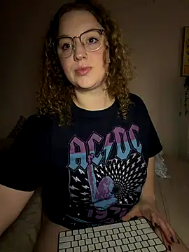 EmmieRae online show from 12/21/25, 09:59