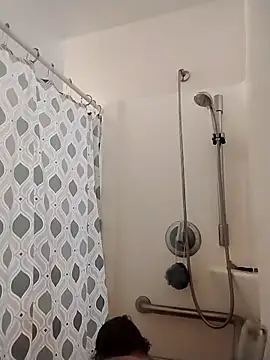 Snapshot of JGRisk chatting on 09/29/25, 12:22 JGRisk online show from 09/29/25, 12:22