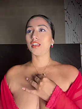 Valentinne z online show from 05/04/26, 04:16