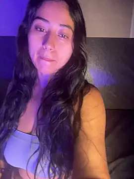 Valentinne z online show from 05/02/26, 11:04