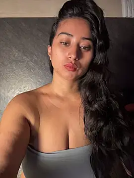 Valentinne z online show from 05/15/26, 10:35