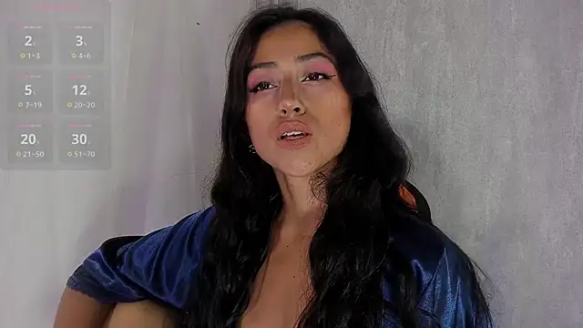 Snapshot of Valentinne_z chatting on 09/24/25, 11:10 Valentinne z online show from 09/24/25, 11:10