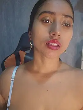 Valentinne z online show from 10/25/25, 01:16