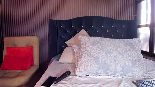 JuliaDawson  online show from 02/20/26, 09:06