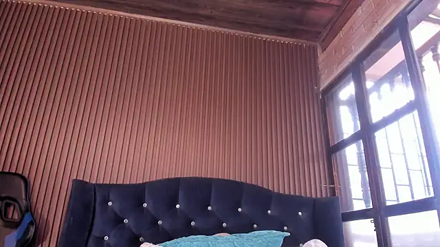 JuliaDawson  online show from 10/10/25, 09:15