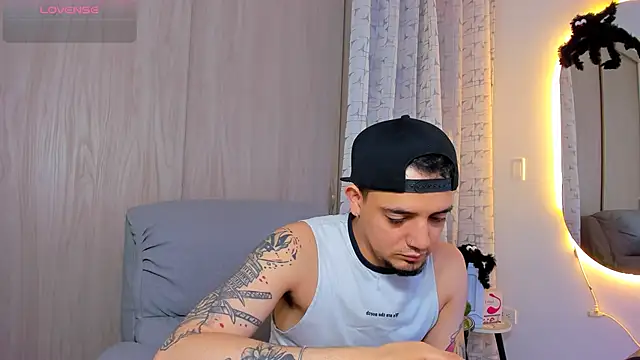 alejandro calderon1 online show from 10/19/25, 05:43