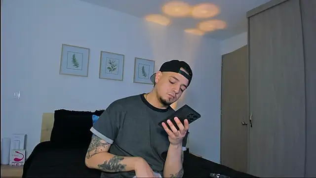 alejandro calderon1 online show from 12/18/25, 05:01