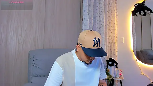 alejandro calderon1 online show from 10/26/25, 04:57