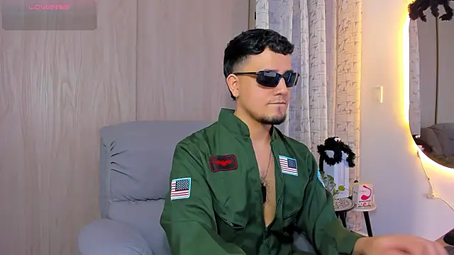 alejandro calderon1 online show from 10/31/25, 09:32