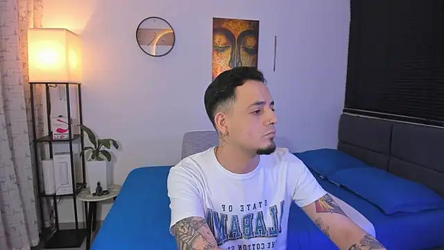Snapshot of alejandro_calderon1 chatting on 06/14/26, 02:24 alejandro calderon1 online show from 06/14/26, 02:24