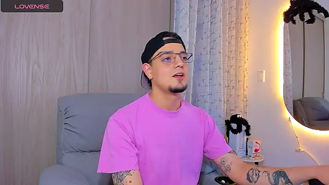 alejandro calderon1 online show from 10/24/25, 04:55