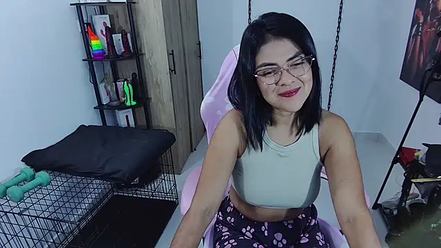 Snapshot of Hannah-grace chatting on 07/17/26, 11:40 Hannah-grace online show from 07/17/26, 11:40