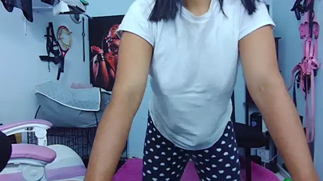 Hannah-grace online show from 12/19/25, 11:01