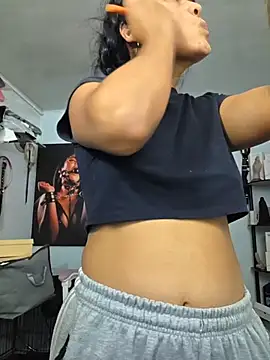 Hannah-grace online show from 11/28/25, 10:26