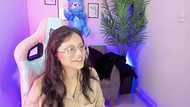 Snapshot of Kyomi_chang chatting on 03/03/25, 12:39 Kyomi chang online show from 03/03/25, 12:39