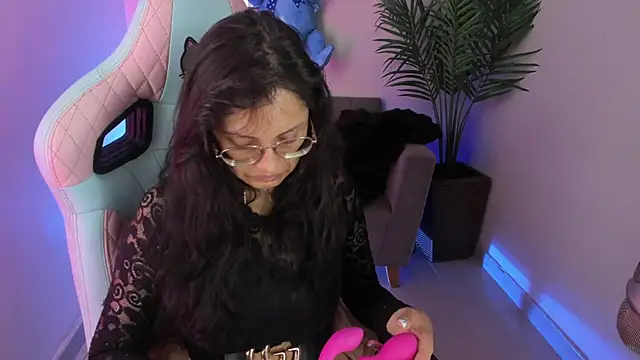 Snapshot of Kyomi_chang chatting on 03/12/25, 01:30 Kyomi chang online show from 03/12/25, 01:30