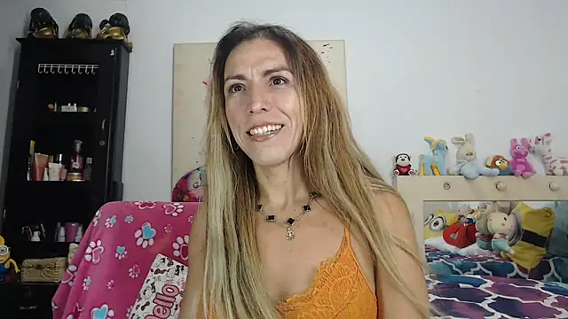 aleera starxx982 online show from 05/07/26, 12:04