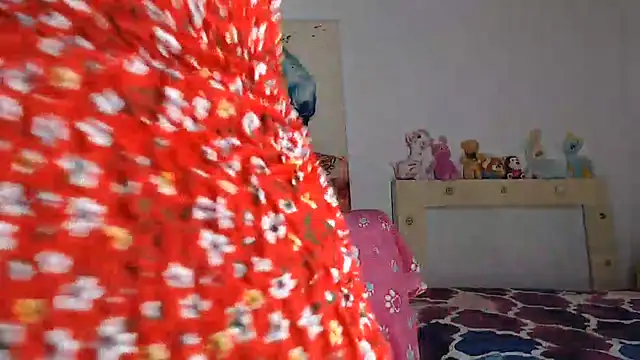 Snapshot of aleera_starxx982 chatting on 06/12/26, 12:19 aleera starxx982 online show from 06/12/26, 12:19