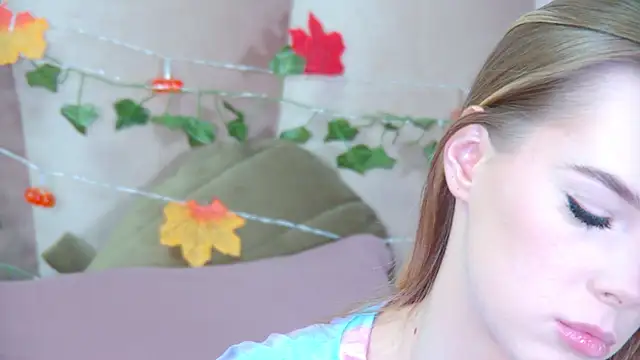 GentleRossi online show from 10/28/25, 03:11