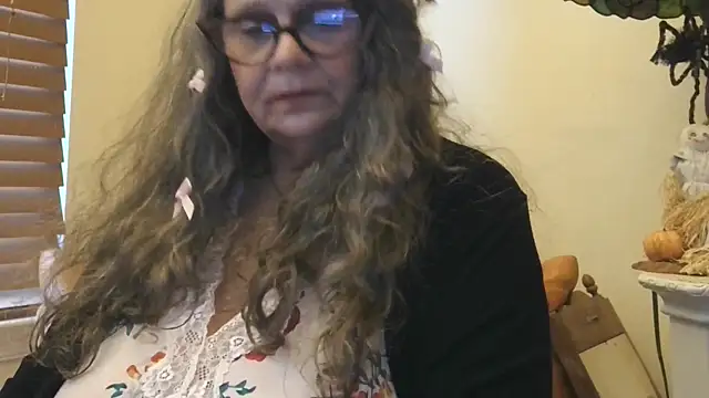 DestineeLoverGirl online show from 10/21/25, 01:21